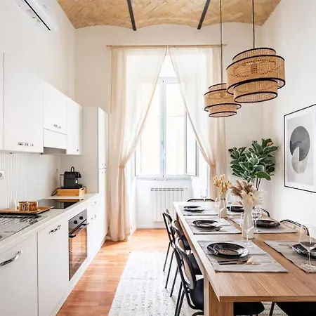 Comfortable Luxury Near The Colosseum - Rome 3*