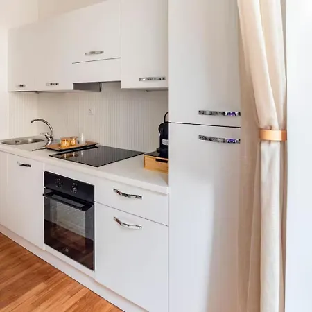 Comfortable Luxury Near The Colosseum - Rome 3* Azzano Decimo