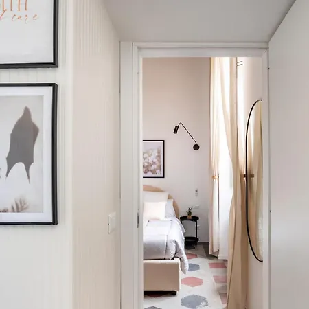 Comfortable Luxury Apartments Near The Colosseum - Rome