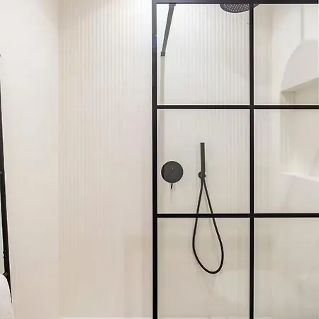 Comfortable Luxury Near The Colosseum - Rome Hotel