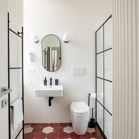 Hotel Comfortable Luxury Near The Colosseum - Rome 3*