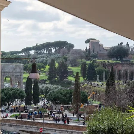 Hotel Comfortable Luxury Near The Colosseum - Rome