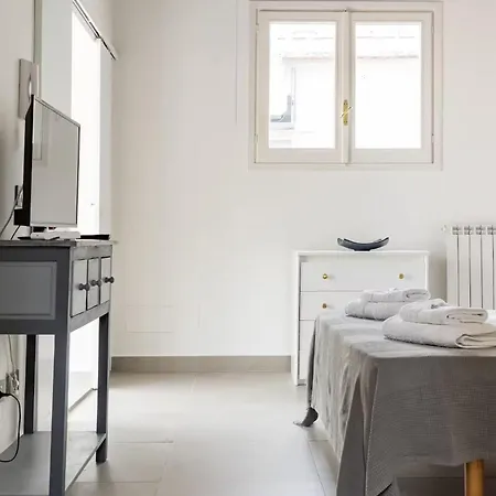 Comfortable Luxury Near The Colosseum - Rome Hotel