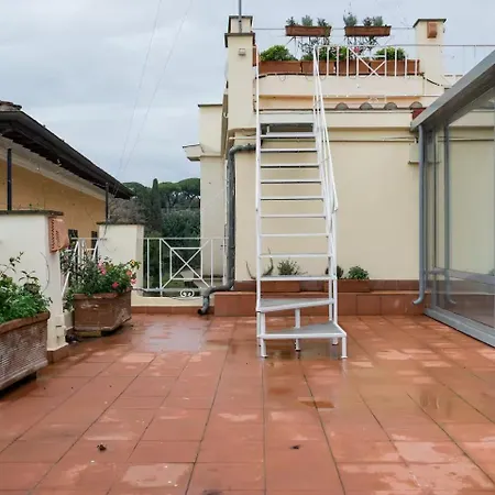 Hotel Comfortable Luxury Near The Colosseum - Rome 3*