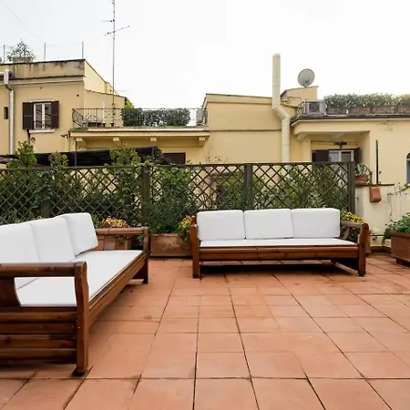 Comfortable Luxury Near The Colosseum - Rome Hotel 3*