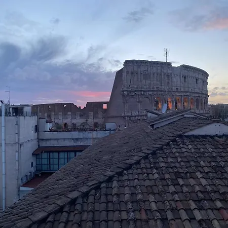 Comfortable Luxury Near The Colosseum - Rome 3*