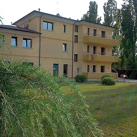Comfortable Luxury Apartments Near The Colosseum - Rome Hotel