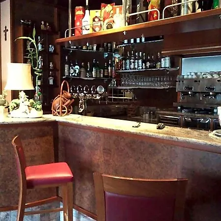 Comfortable Luxury Apartments Near The Colosseum - Rome Hotel Azzano Decimo