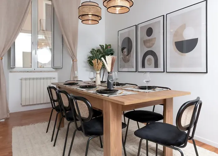 Comfortable Luxury Near The Colosseum - Rome Szálloda