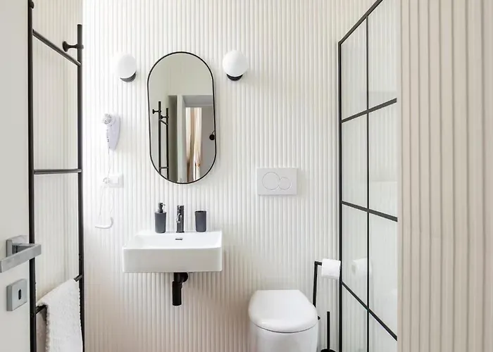 Szálloda Comfortable Luxury Near The Colosseum - Rome 3*