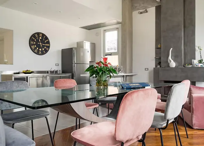 Hotel Comfortable Luxury Near The Colosseum - Rome 3*