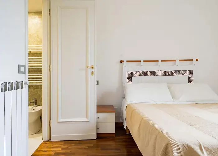 Comfortable Luxury Near The Colosseum - Rome Szálloda