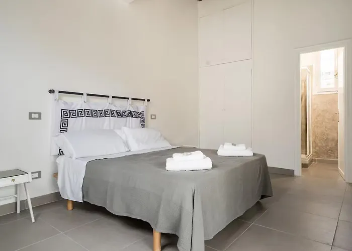 Comfortable Luxury Near The Colosseum - Rome Szálloda 3*