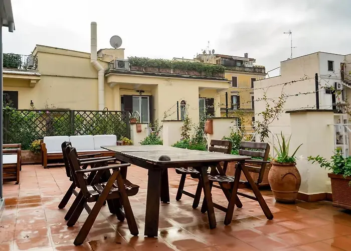 Comfortable Luxury Near The Colosseum - Rome Szálloda