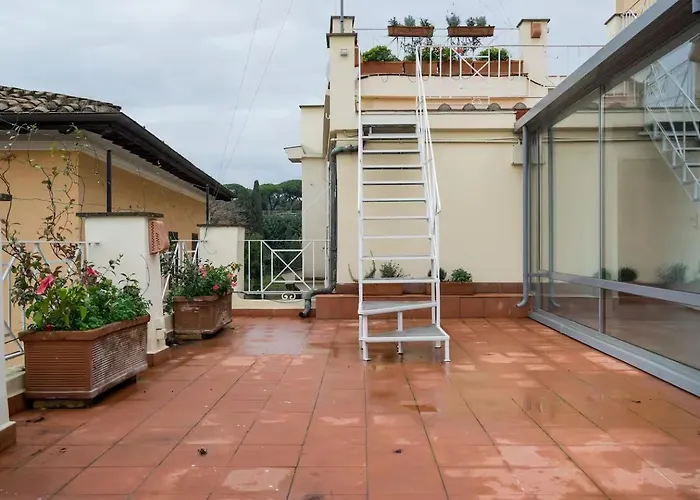 Szálloda Comfortable Luxury Near The Colosseum - Rome 3*