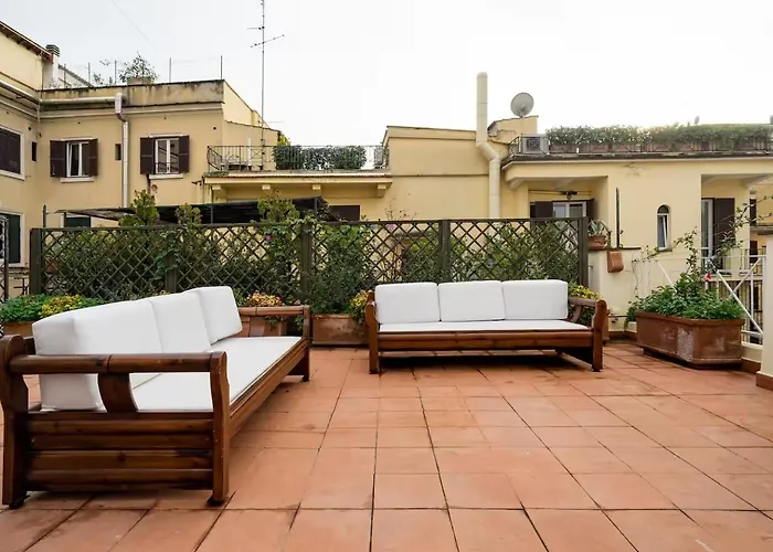 Comfortable Luxury Near The Colosseum - Rome Szálloda 3*
