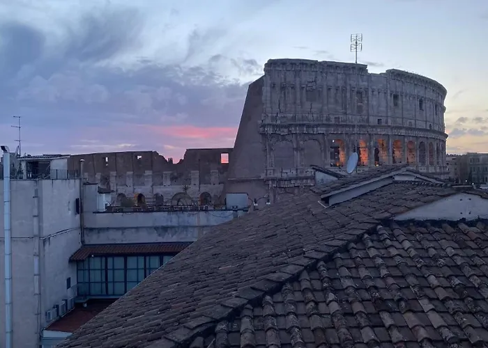 Comfortable Luxury Near The Colosseum - Rome 3*
